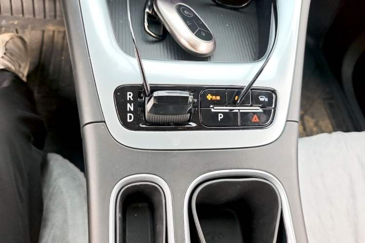Used Geely Galaxy Geome 2026 Model 410km Carefree Edition Gear Lever