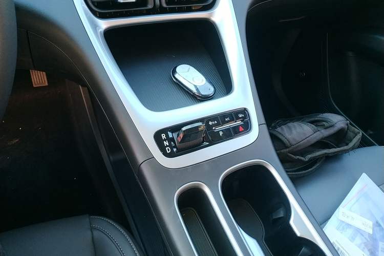 Used Geely Galaxy Geome 2026 Model 310km Youth Edition Gear Lever