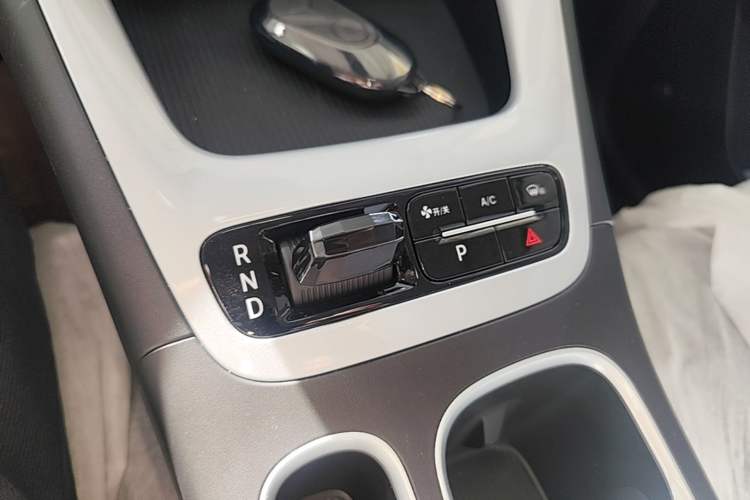 Used Geely Galaxy Geome 2026 Model 310km Youth Edition Gear Lever