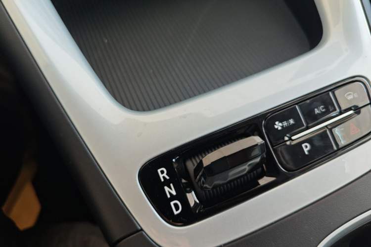Used Geely Galaxy Geome 2026 Model 310km Youth Edition Gear Lever