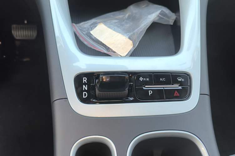 Used Geely Galaxy Geome 2026 Model 310km Youth Edition Gear Lever