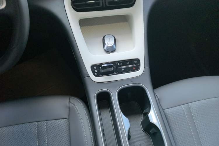 Used Geely Galaxy Geome 2026 Model 410km Carefree Edition Gear Lever