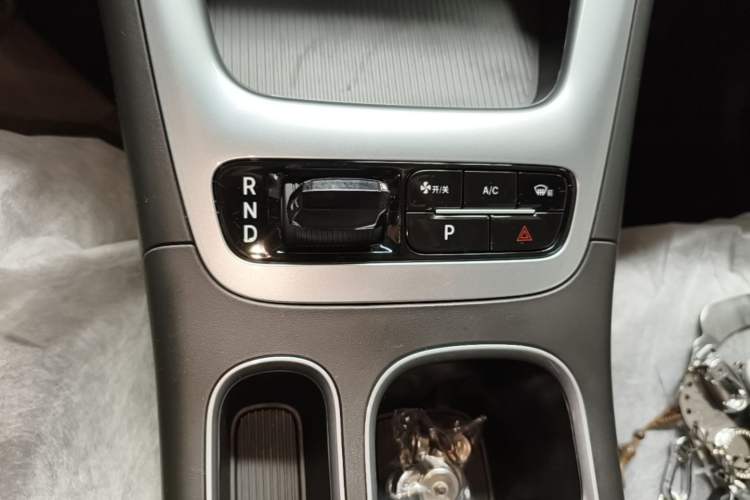 Used Geely Galaxy Geome 2026 Model 310km Youth Edition Gear Lever