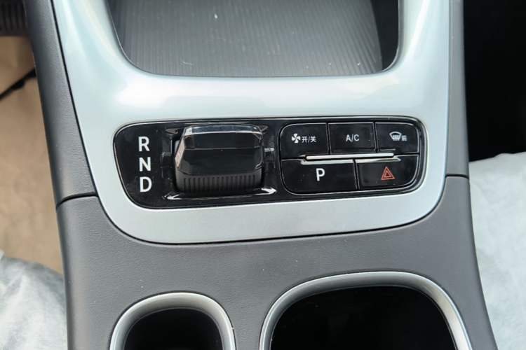 Used Geely Galaxy Geome 2026 Model 310km Youth Edition Gear Lever