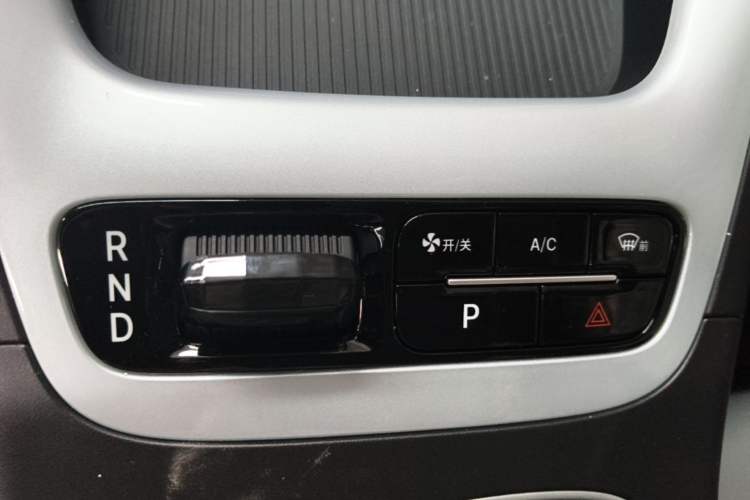 Used Geely Galaxy Geome 2026 Model 410km Carefree Edition Gear Lever