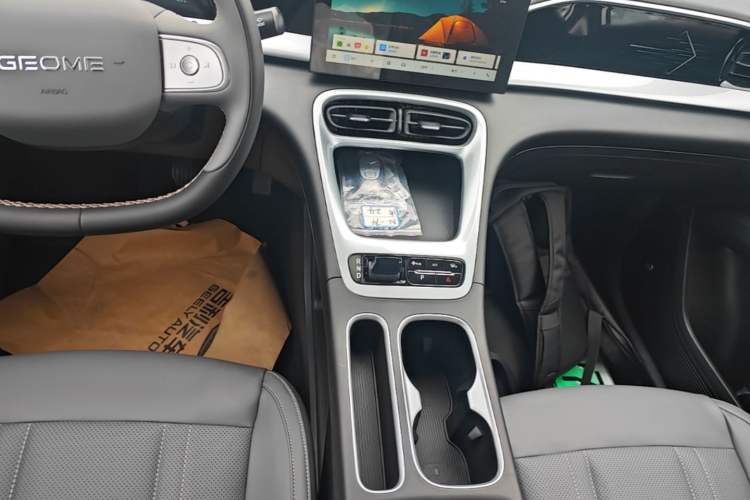 Used Geely Galaxy Geome 2026 Model 310km Youth Edition Gear Lever