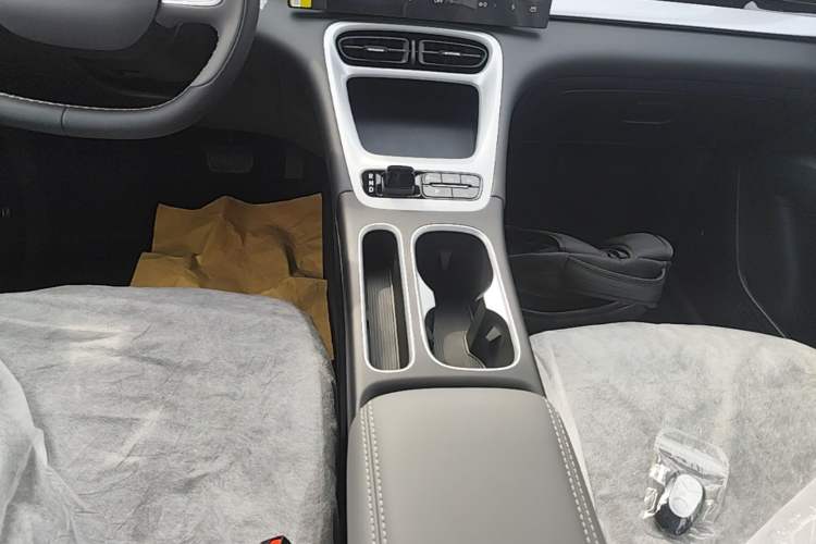 Used Geely Galaxy Geome 2026 Model 310km Dream Edition Gear Lever
