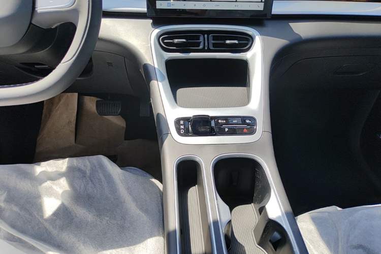Used Geely Galaxy Geome 2026 Model 310km Youth Edition Gear Lever