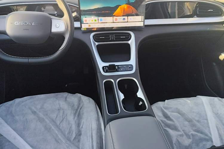 Used Geely Galaxy Geome 2026 Model 410km Freedom Edition Gear Lever