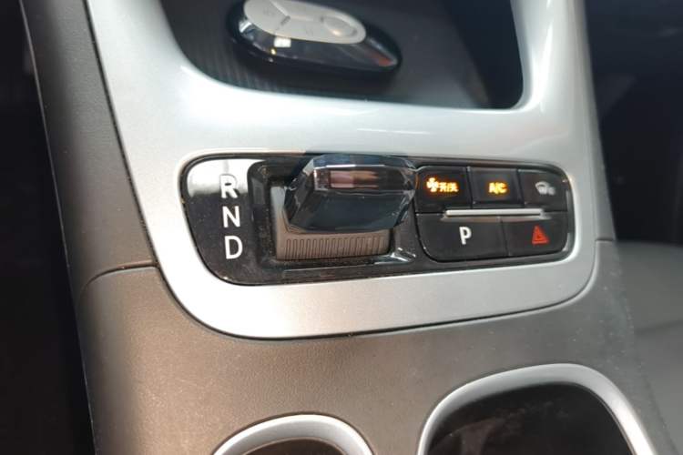 Used Geely Galaxy Geome 2026 Model 310km Youth Edition Gear Lever