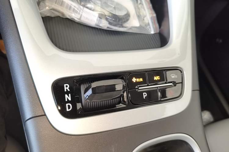 Used Geely Galaxy Geome 2026 Model 310km Youth Edition Gear Lever