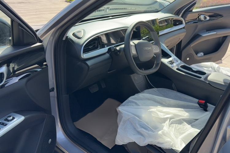 Used Geely Galaxy Geome 2026 Model 310km Youth Edition Interior 1