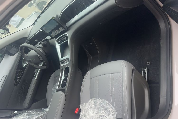 Used Geely Galaxy Geome 2026 Model 310km Youth Edition Interior 3