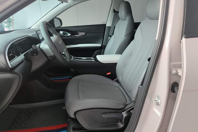 Used Geely Galaxy Geome 2026 Model 310km Youth Edition Left Front Seat
