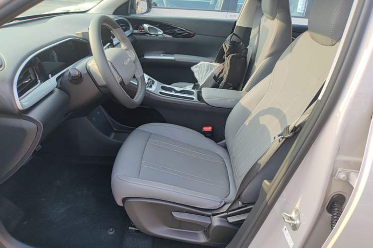 Used Geely Galaxy Geome 2026 Model 310km Youth Edition Left Front Seat
