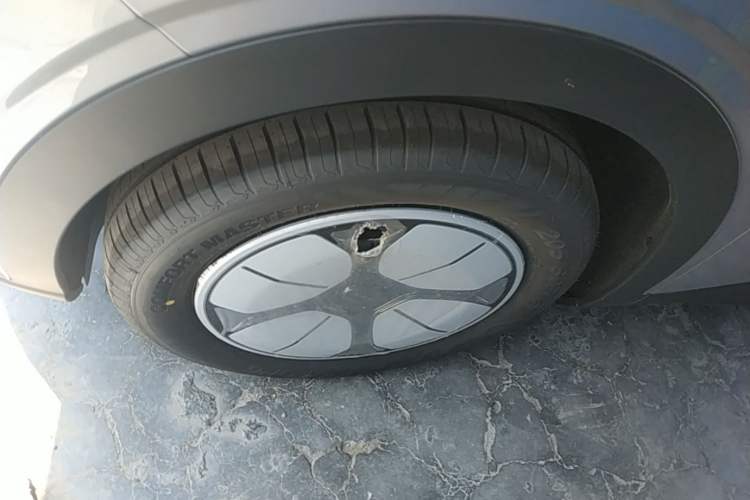 Used Geely Galaxy Geome 2026 Model 310km Youth Edition Left Front Wheel Hub