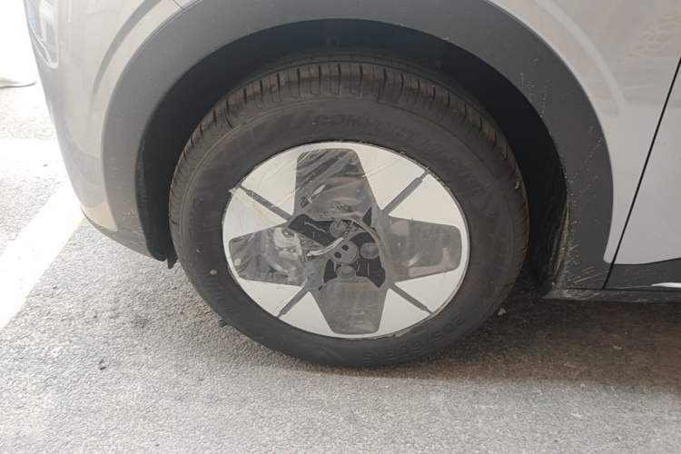 Used Geely Galaxy Geome 2026 Model 310km Dream Edition Left Front Wheel Hub