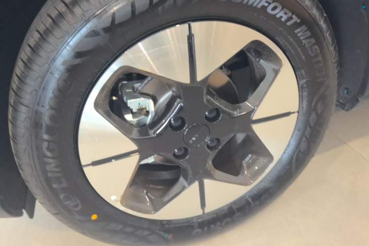 Used Geely Galaxy Geome 2026 Model 310km Dream Edition Left Front Wheel Hub
