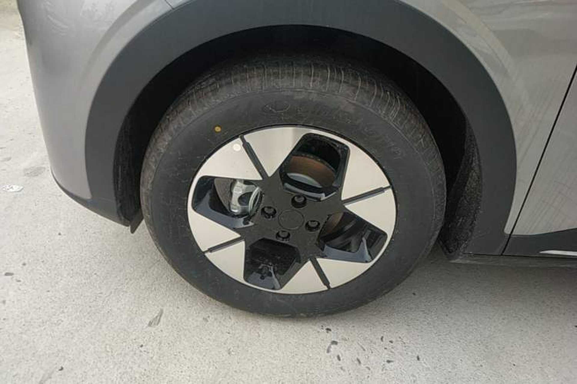 Used Geely Galaxy Geome 2026 Model 310km Dream Edition Left Front Wheel Hub