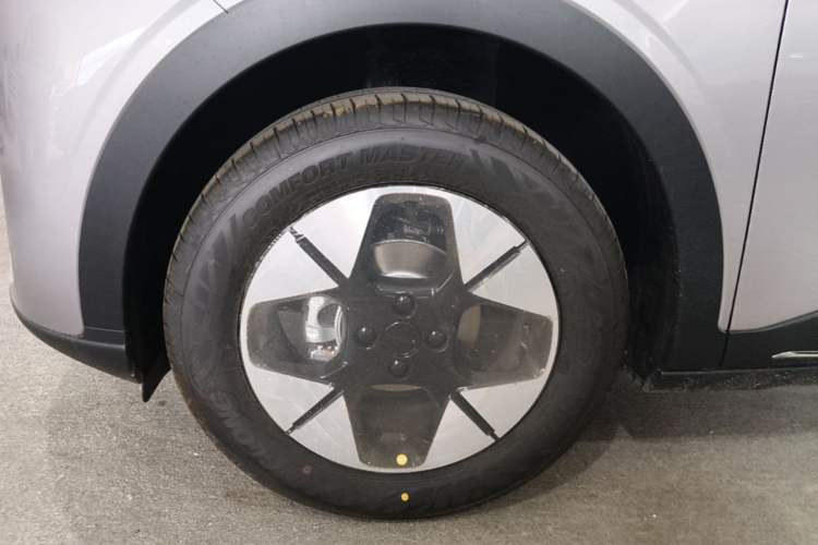 Used Geely Galaxy Geome 2026 Model 310km Dream Edition Left Front Wheel Hub