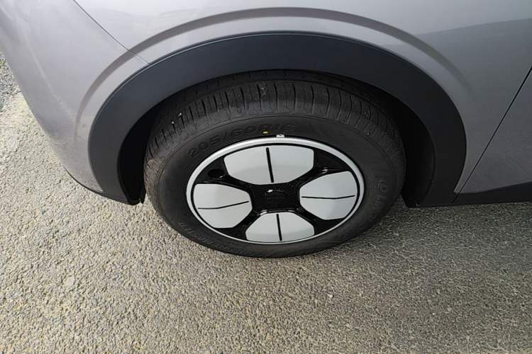 Used Geely Galaxy Geome 2026 410km Aspiration Edition Left Front Wheel Hub
