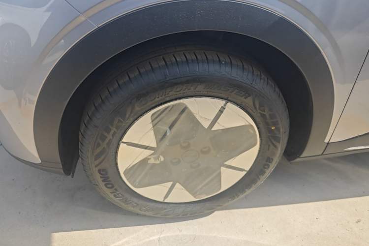 Used Geely Galaxy Geome 2026 Model 310km Dream Edition Left Front Wheel Hub