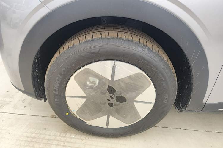 Used Geely Galaxy Geome 2026 Model 310km Dream Edition Left Front Wheel Hub