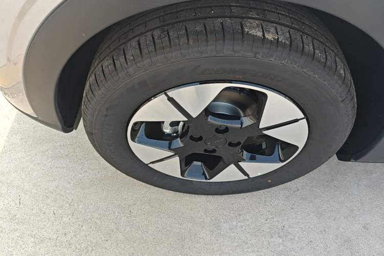 Used Geely Galaxy Geome 2026 Model 410km Freedom Edition Left Front Wheel Hub