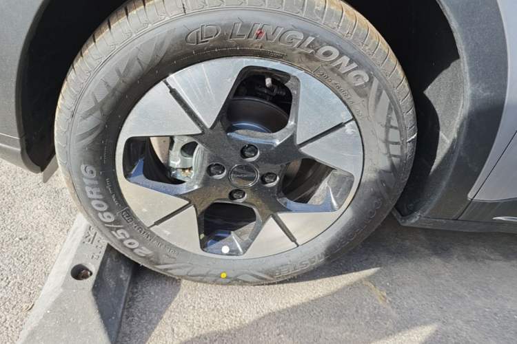 Used Geely Galaxy Geome 2026 Model 310km Dream Edition Left Front Wheel Hub