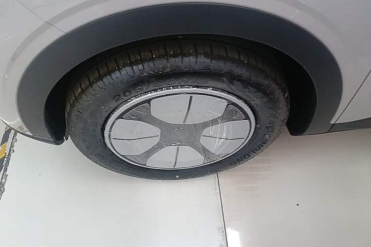 Used Geely Galaxy Geome 2026 Model 310km Youth Edition Left Front Wheel Hub
