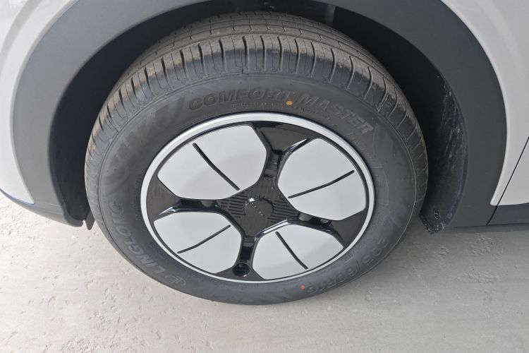 Used Geely Galaxy Geome 2026 Model 310km Youth Edition Left Front Wheel Hub