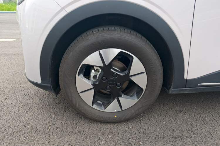 Used Geely Galaxy Geome 2026 Model 310km Dream Edition Left Front Wheel Hub