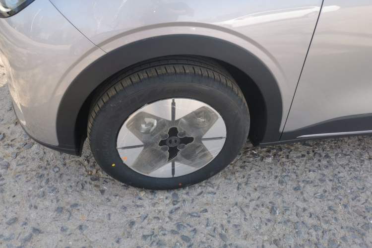 Used Geely Galaxy Geome 2026 Model 310km Dream Edition Left Front Wheel Hub