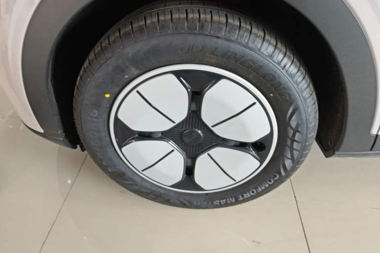 Used Geely Galaxy Geome 2026 Model 310km Youth Edition Left Front Wheel Hub