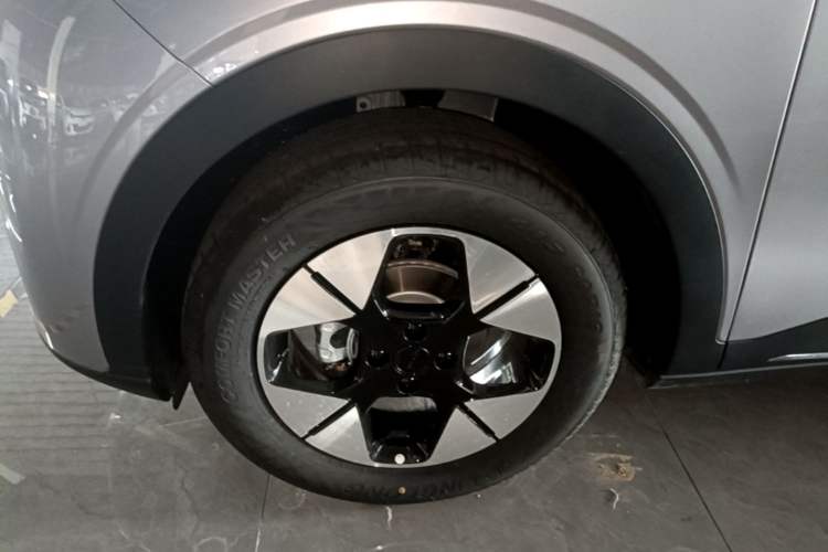 Used Geely Galaxy Geome 2026 Model 310km Dream Edition Left Front Wheel Hub