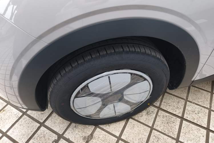 Used Geely Galaxy Geome 2026 Model 310km Dream Edition Left Front Wheel Hub
