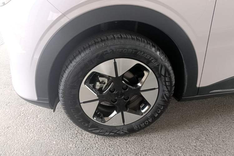 Used Geely Galaxy Geome 2026 Model 310km Dream Edition Left Front Wheel Hub