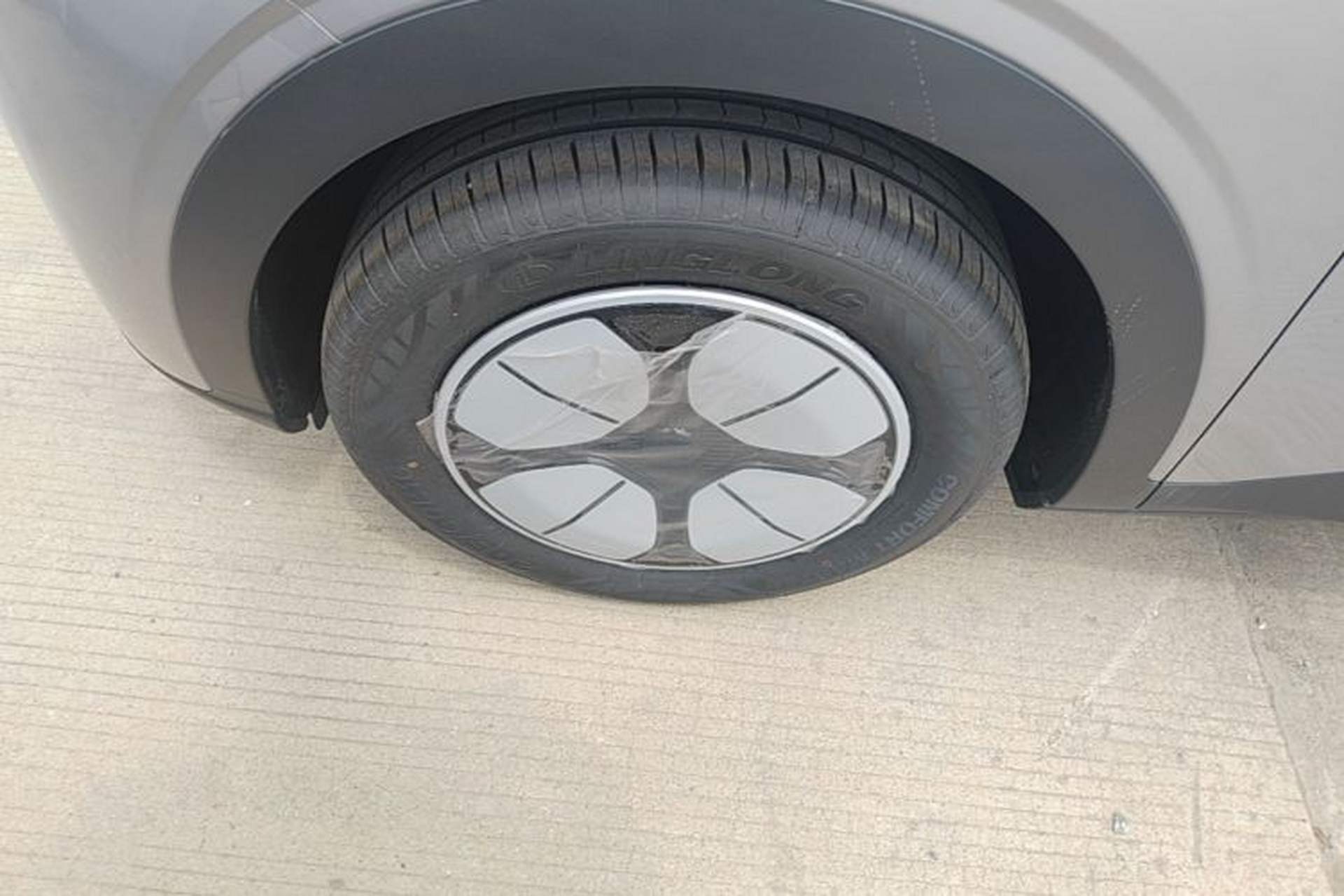 Used Geely Galaxy Geome 2026 Model 310km Youth Edition Left Front Wheel Hub