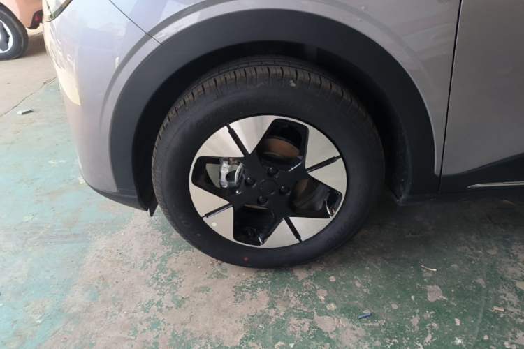 Used Geely Galaxy Geome 2026 Model 310km Dream Edition Left Front Wheel Hub