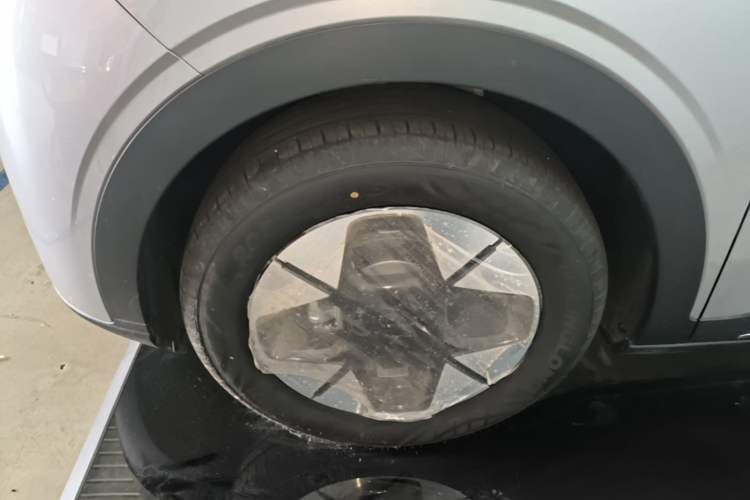 Used Geely Galaxy Geome 2026 Model 310km Dream Edition Left Front Wheel Hub