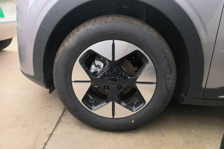 Used Geely Galaxy Geome 2026 Model 310km Dream Edition Left Front Wheel Hub