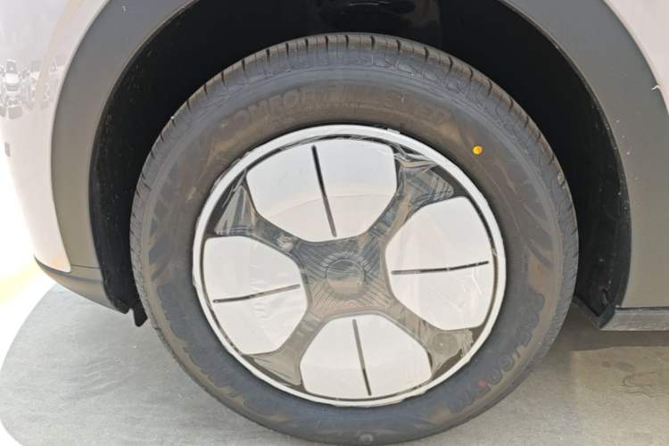 Used Geely Galaxy Geome 2026 Model 310km Youth Edition Left Front Wheel Hub