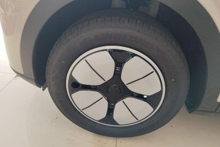 Used Geely Galaxy Geome 2026 Model 410km Carefree Edition Left Front Wheel Hub