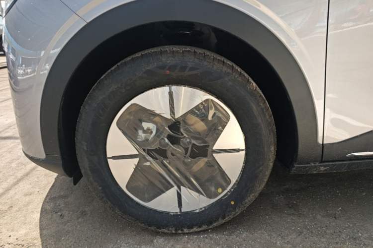 Used Geely Galaxy Geome 2026 Model 310km Dream Edition Left Front Wheel Hub