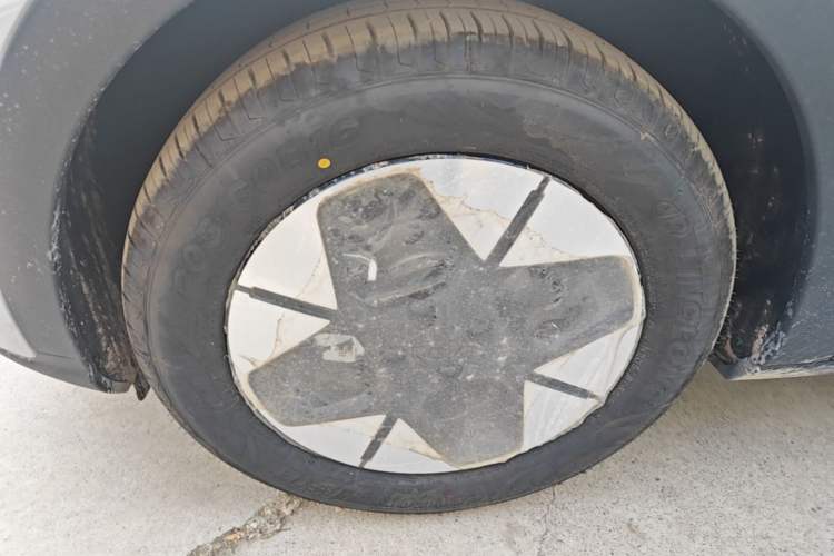 Used Geely Galaxy Geome 2026 Model 310km Dream Edition Left Front Wheel Hub