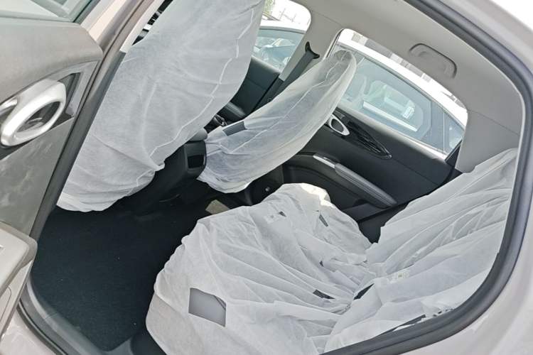 Used Geely Galaxy Geome 2026 Model 310km Youth Edition Left Rear Seat
