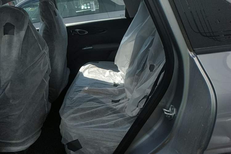 Used Geely Galaxy Geome 2026 Model 310km Youth Edition Left Rear Seat