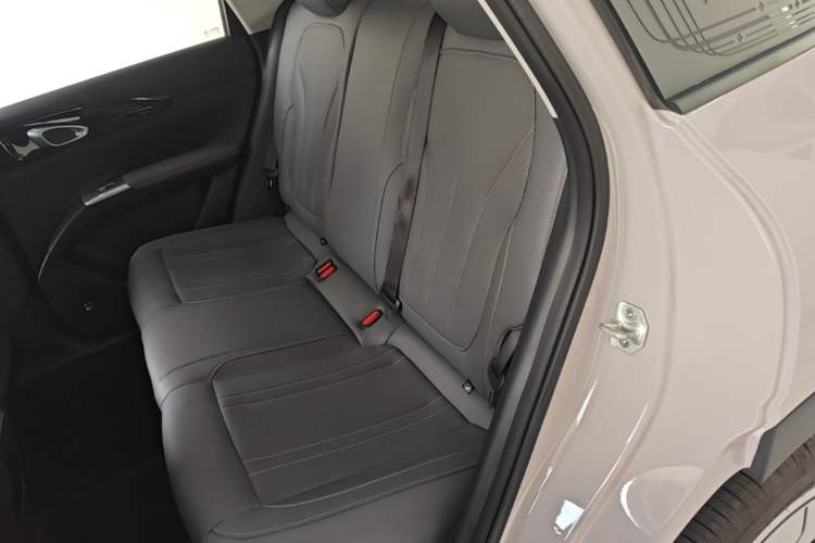 Used Geely Galaxy Geome 2026 Model 310km Youth Edition Left Rear Seat