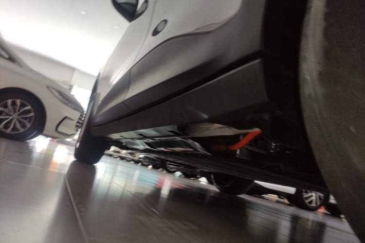Used Geely Galaxy Geome 2026 Model 310km Youth Edition Left Side Sill