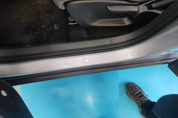 Used Geely Galaxy Geome 2026 Model 310km Youth Edition Left Side Sill
